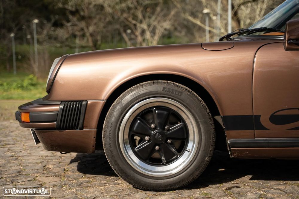 Porsche 911 Série G - 9