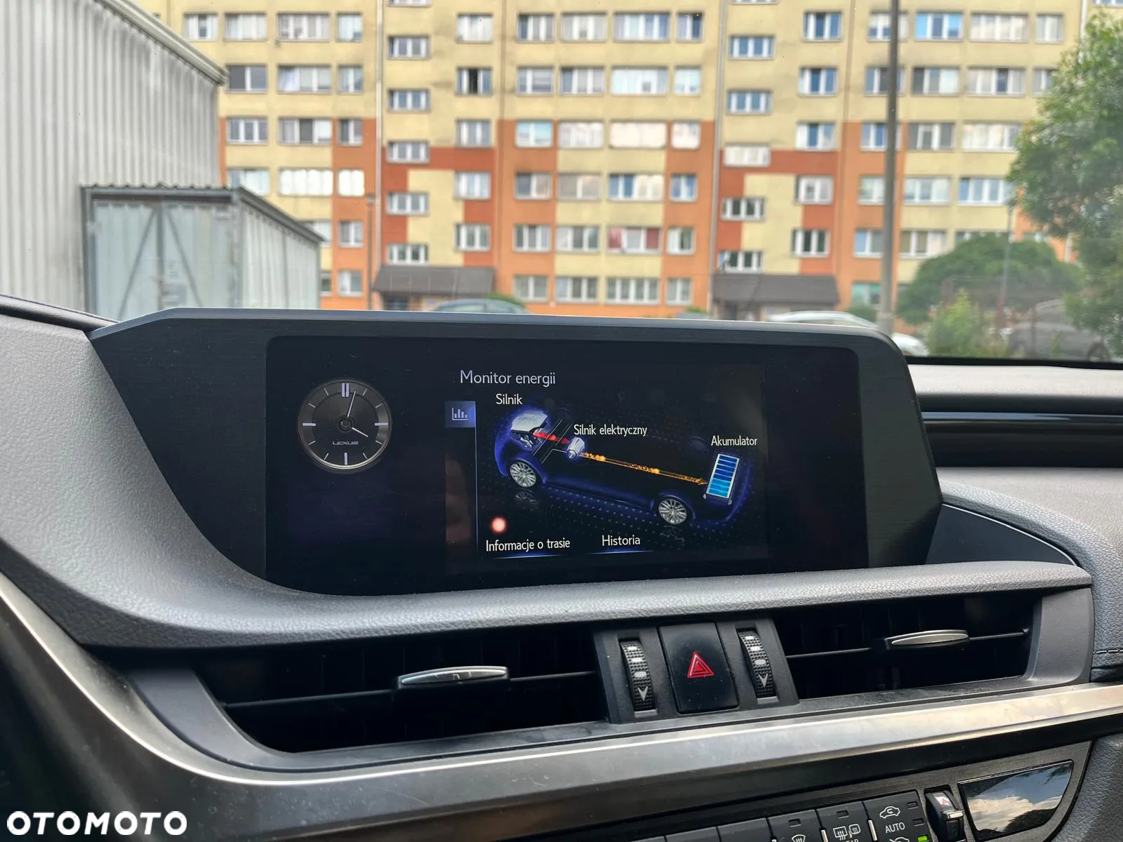 Lexus ES 300h Luxury Line - 31