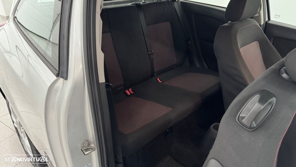 Opel Corsa 1.2 Black Edition - 29