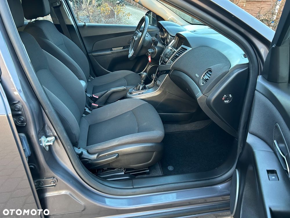 Chevrolet Cruze 1.8 LTZ - 24