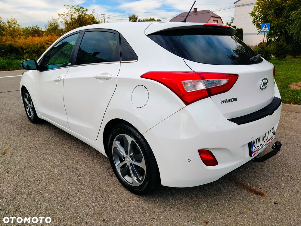 Hyundai i30 blue 1.6 GDI Passion - 16