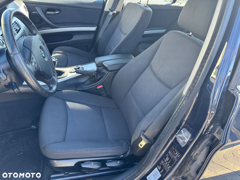 BMW Seria 3 318d DPF Edition Lifestyle - 13