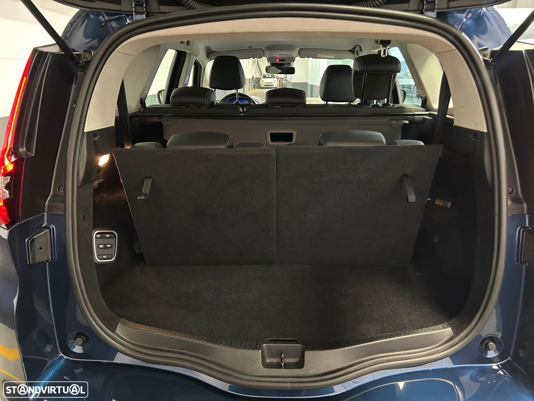 Renault Grand Scénic 1.6 dCi Intens SS - 17