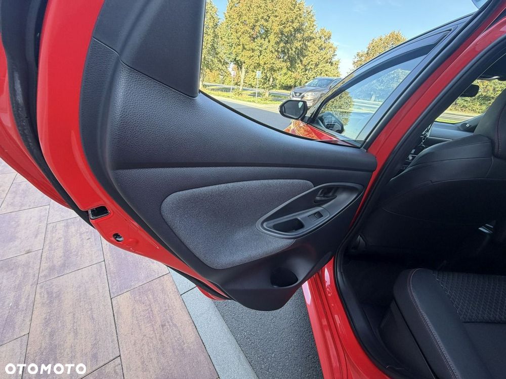 Toyota Yaris 1.5 VVT-i GR SPORT - 37