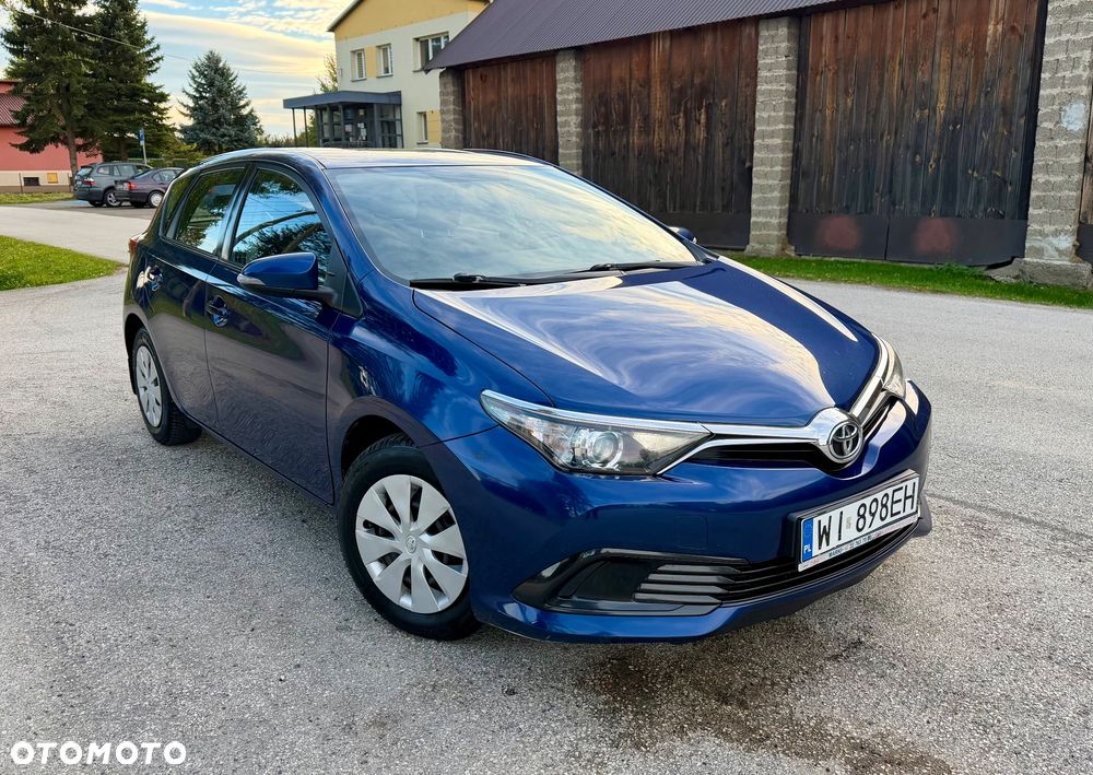 Toyota Auris - 1