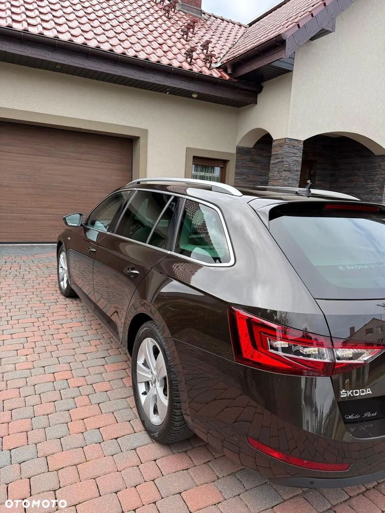 Skoda Superb 2.0 TDI 4x4 L&K DSG - 5