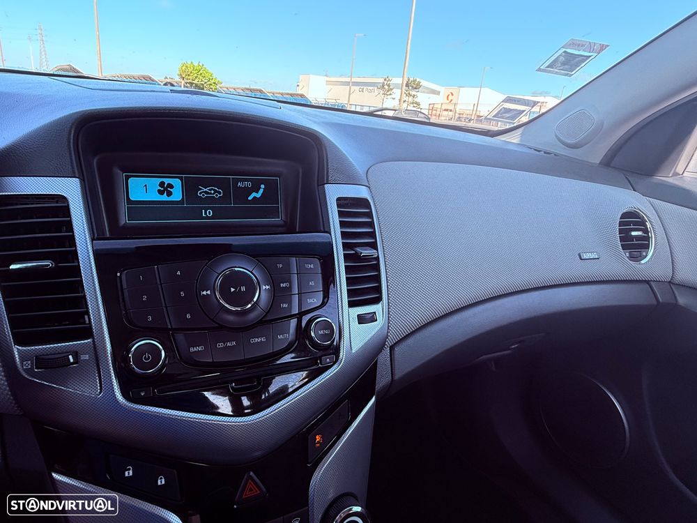 Chevrolet Cruze 2.0 VCDi LT - 33