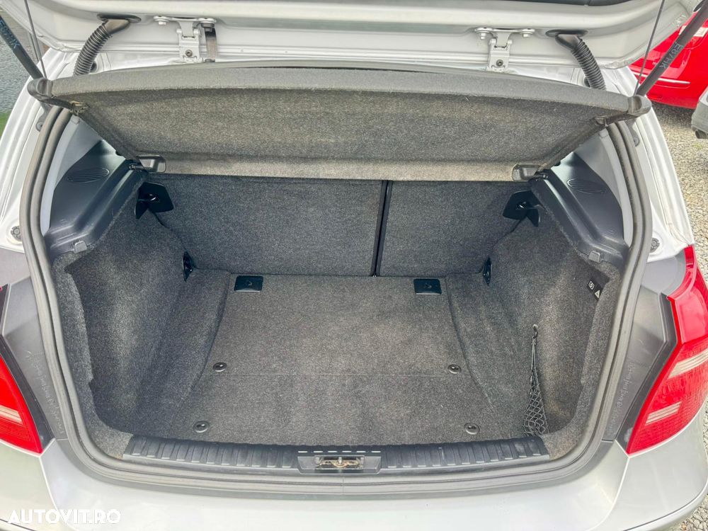 BMW Seria 1 116d Sport Line - 38