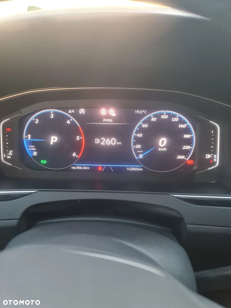 Volkswagen Passat 2.0 TDI SCR DSG Business - 6