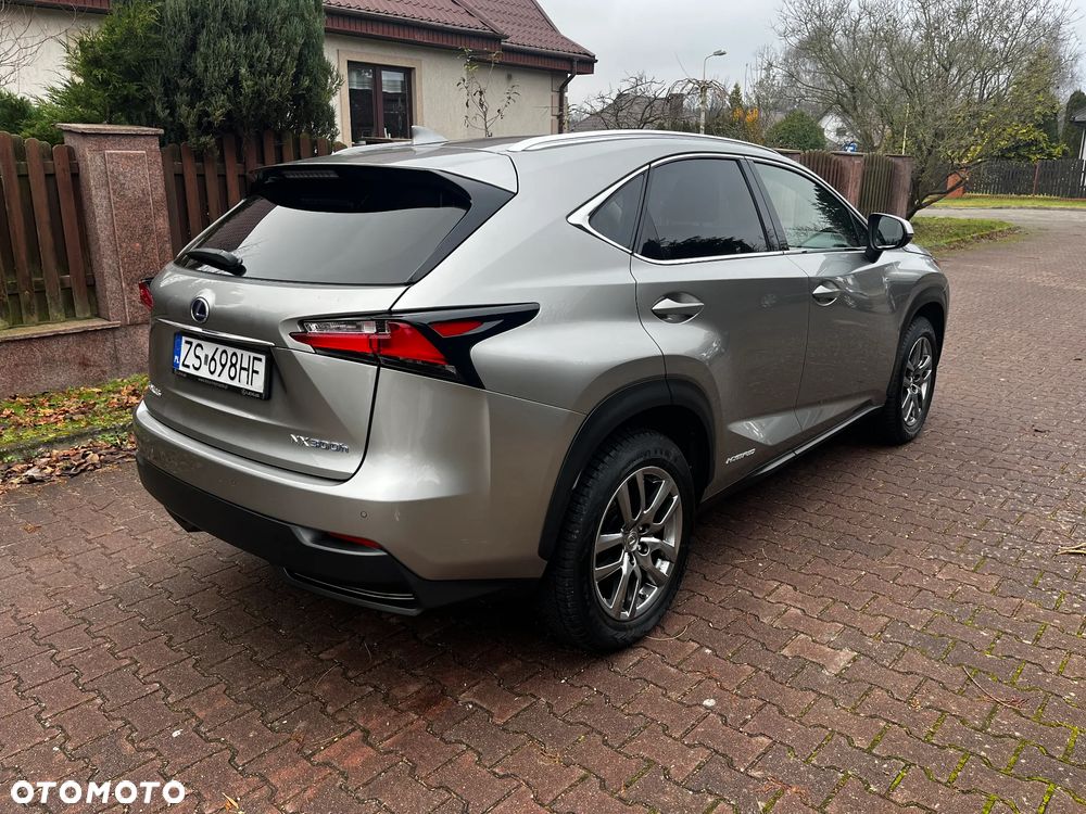 Lexus NX 300h Comfort AWD - 3