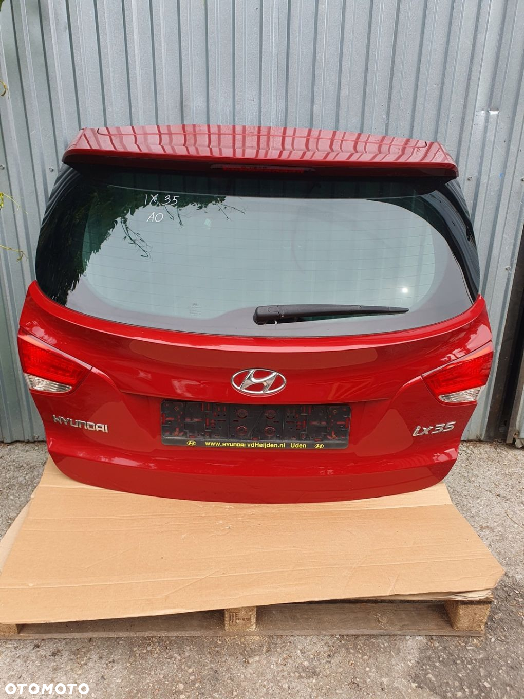 HYUNDAI ix35 KLAPA TYŁ POKRYWA BAGAŻNIKA A0 czerwona - 2
