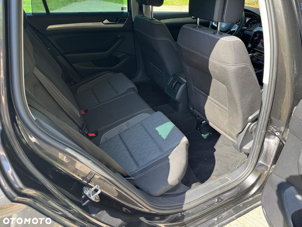 Volkswagen Passat 2.0 TDI SCR Style DSG - 15