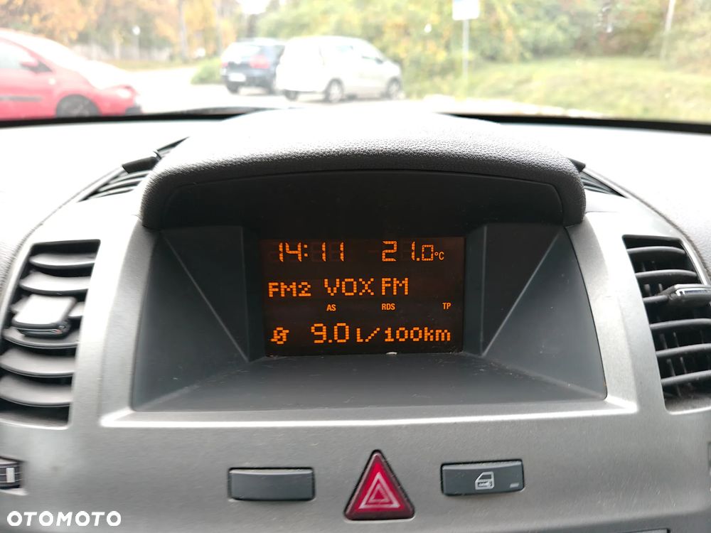 Kia Carnival V6 Executive - 29