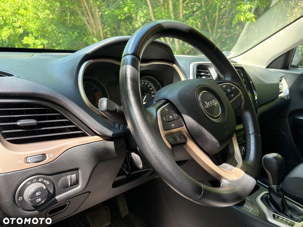 Jeep Cherokee 2.0 MJD Active Drive I Longitude - 26