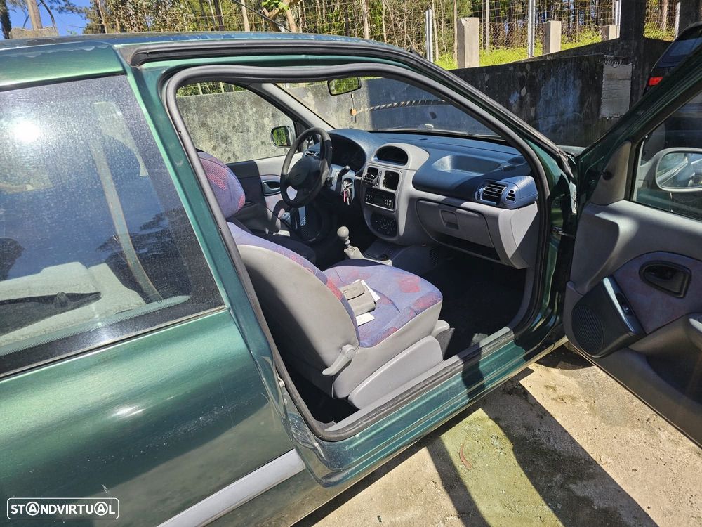 Renault Clio 1.9 D RN - 8