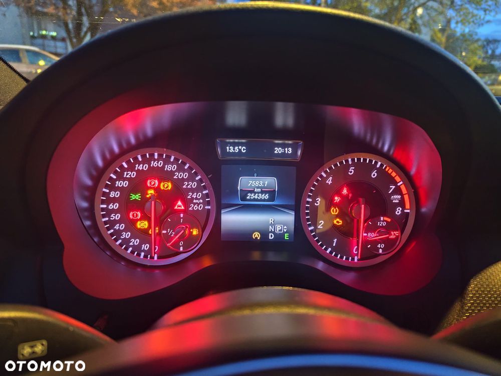 Mercedes-Benz Klasa A 180 7G-DCT AMG Line - 13