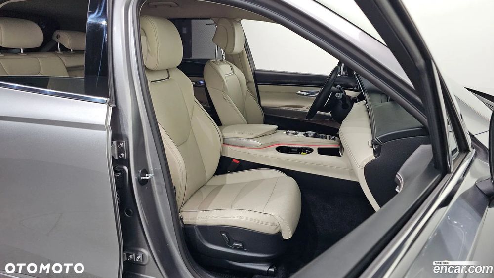 Genesis GV70 2.5T AWD AT8 Luxury Line - 16