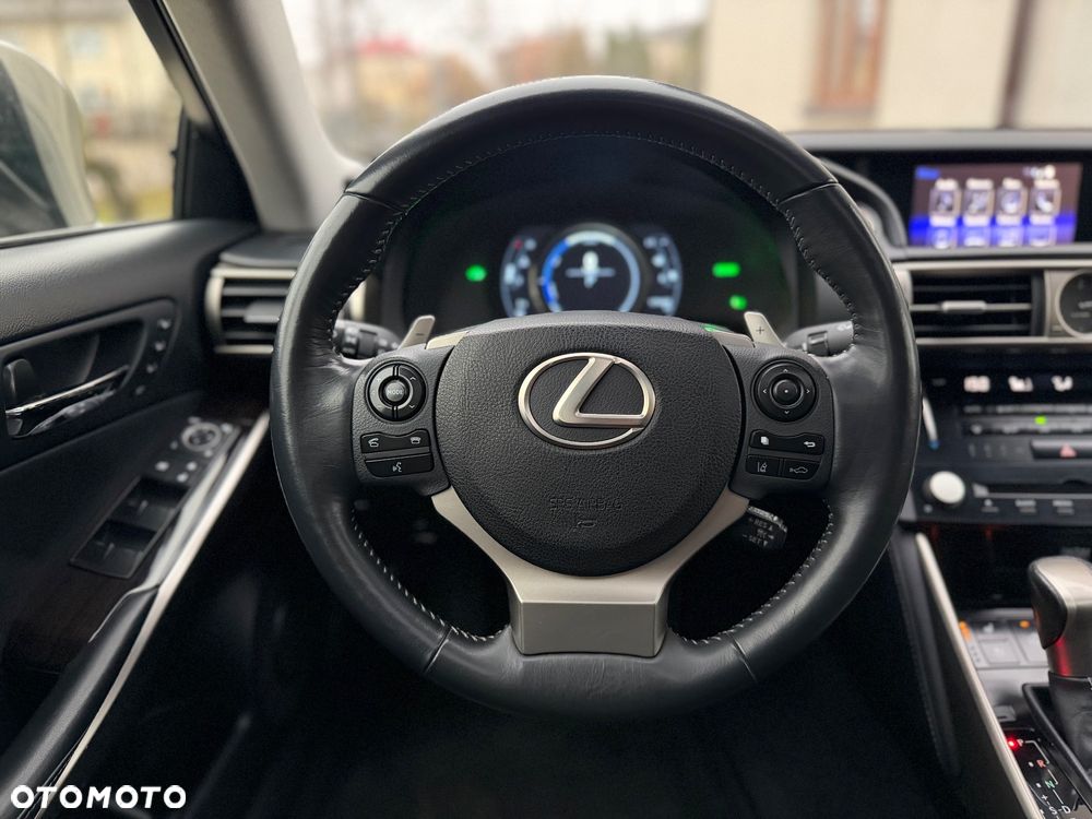 Lexus IS 300h Prestige - 7