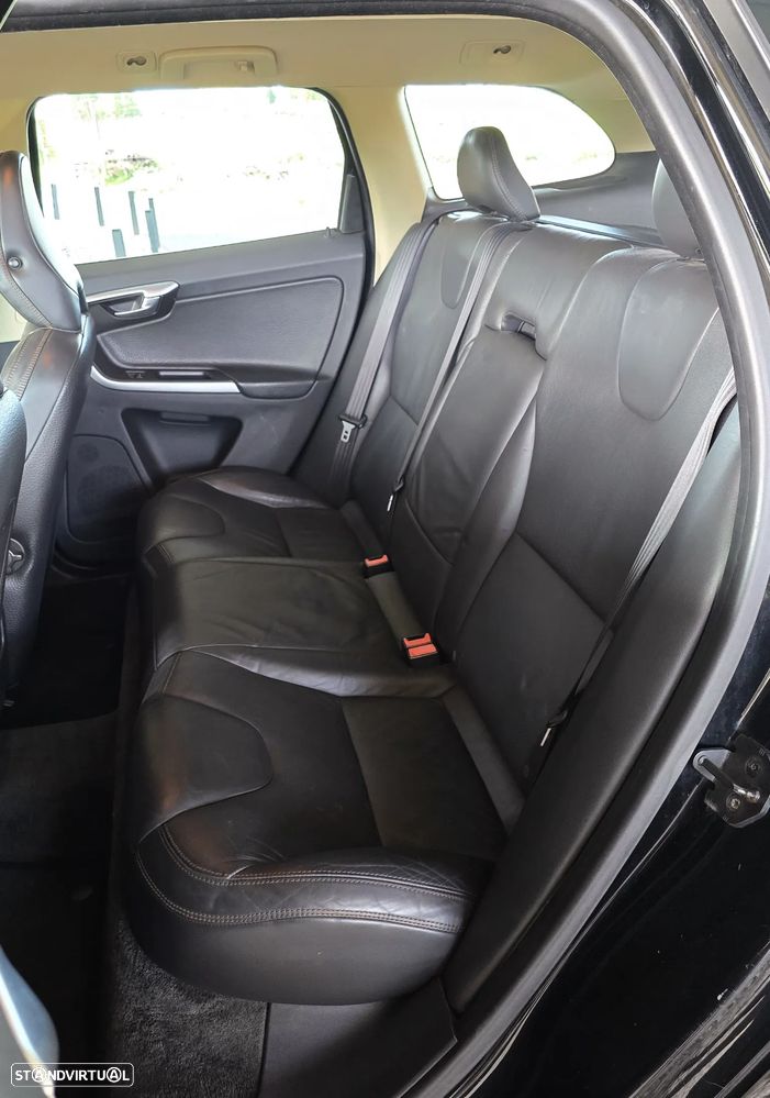 Volvo XC 60 2.4D AWD Aut. Summum - 18