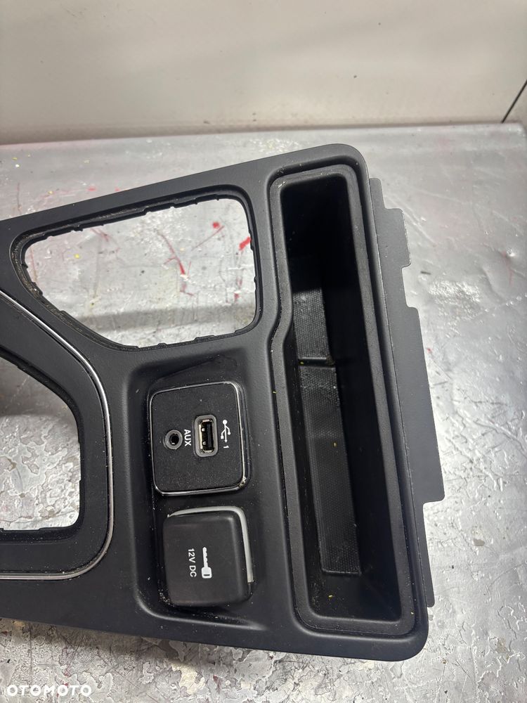 JEEP CHEROKEE KL LIFT 2019- PANEL TUNELU SRODKOWEGO - 4