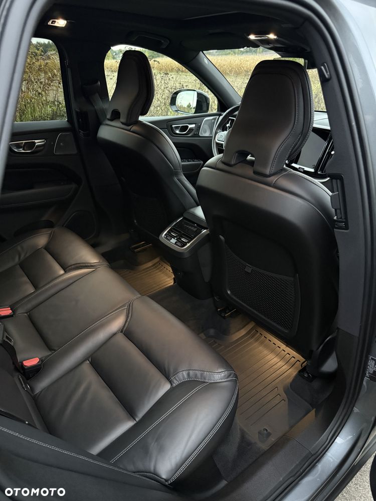 Volvo XC 60 B5 D AWD R-Design - 30