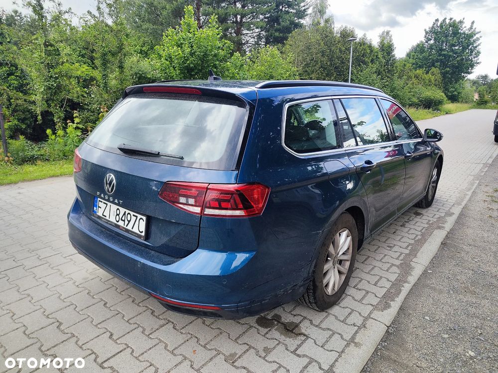 Volkswagen Passat 2.0 TDI SCR DSG Trendline - 17