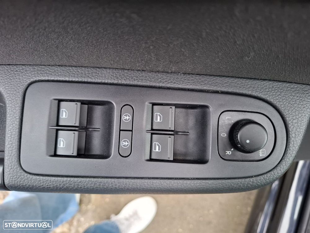 VW Sharan 2.0 TDI Confortline - 13