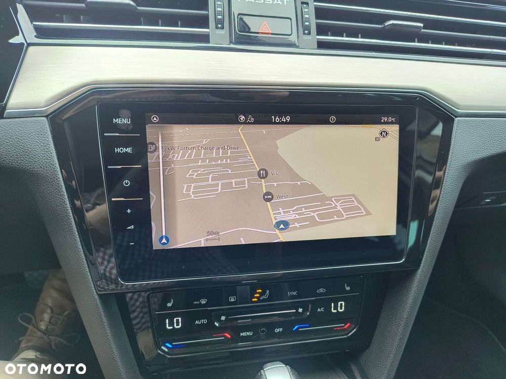 Volkswagen Passat - 26