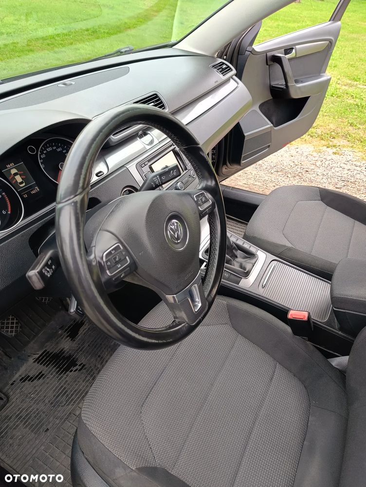 Volkswagen Passat 1.6 TDI Trendline - 17