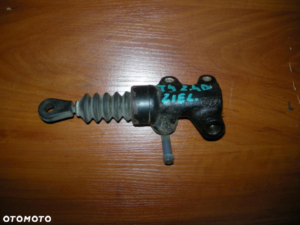 SIŁOWNIK SPRZĘGŁA VW T4 2.4D - 1