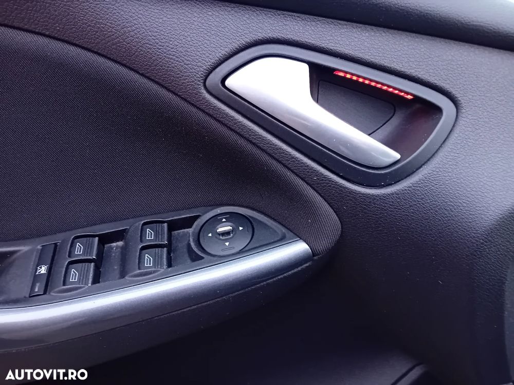 Ford Focus 1.0 EcoBoost Start Stop Titanium - 11