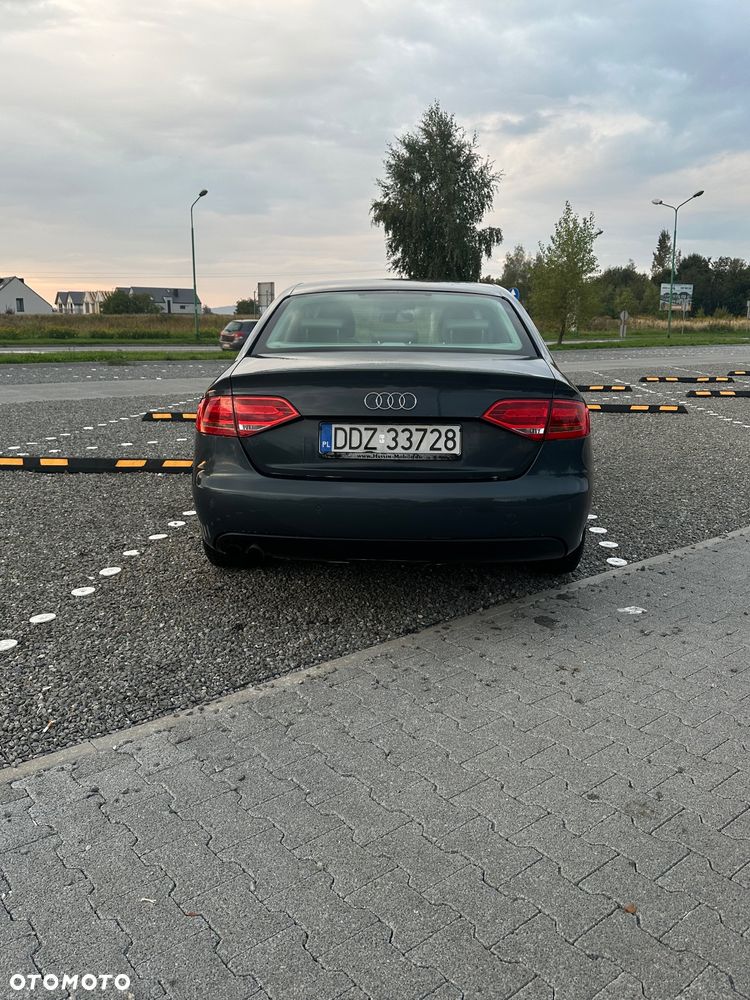 Audi A4 Limousine - 9