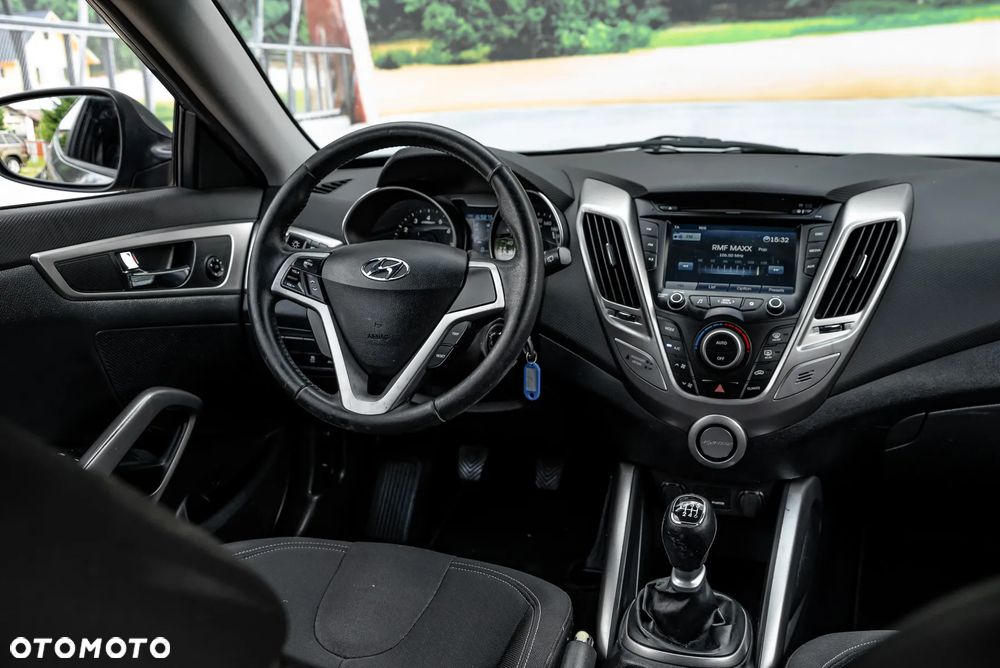 Hyundai Veloster 1.6 GDI Style - 30