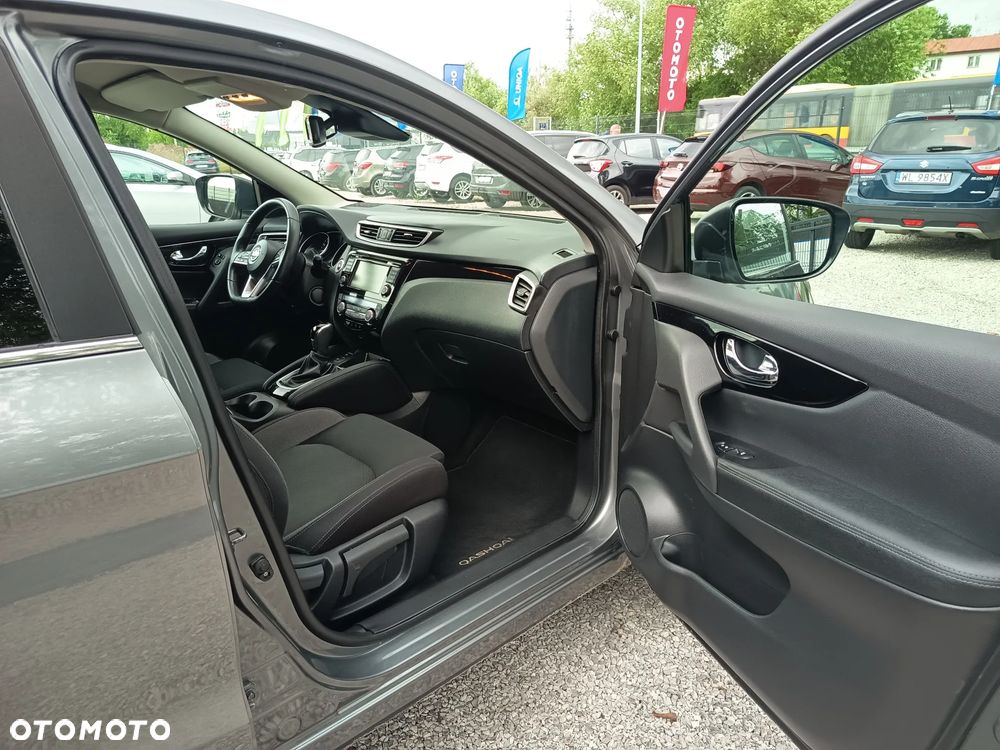 Nissan Qashqai 1.3 DIG-T DCT SHIRO - 36