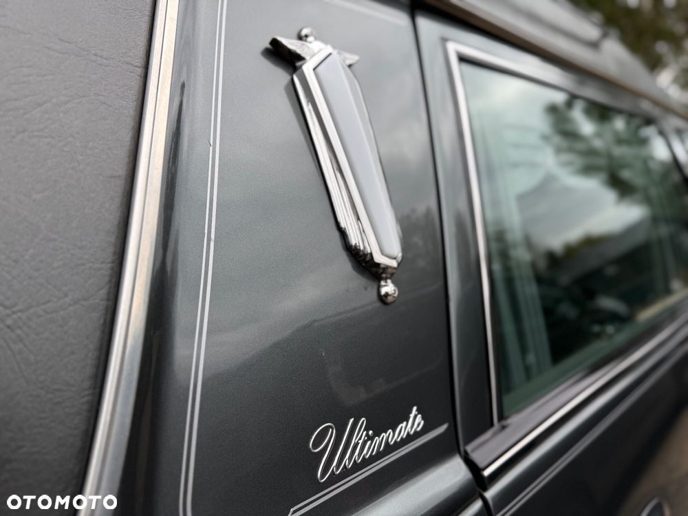 Cadillac DTS - 15