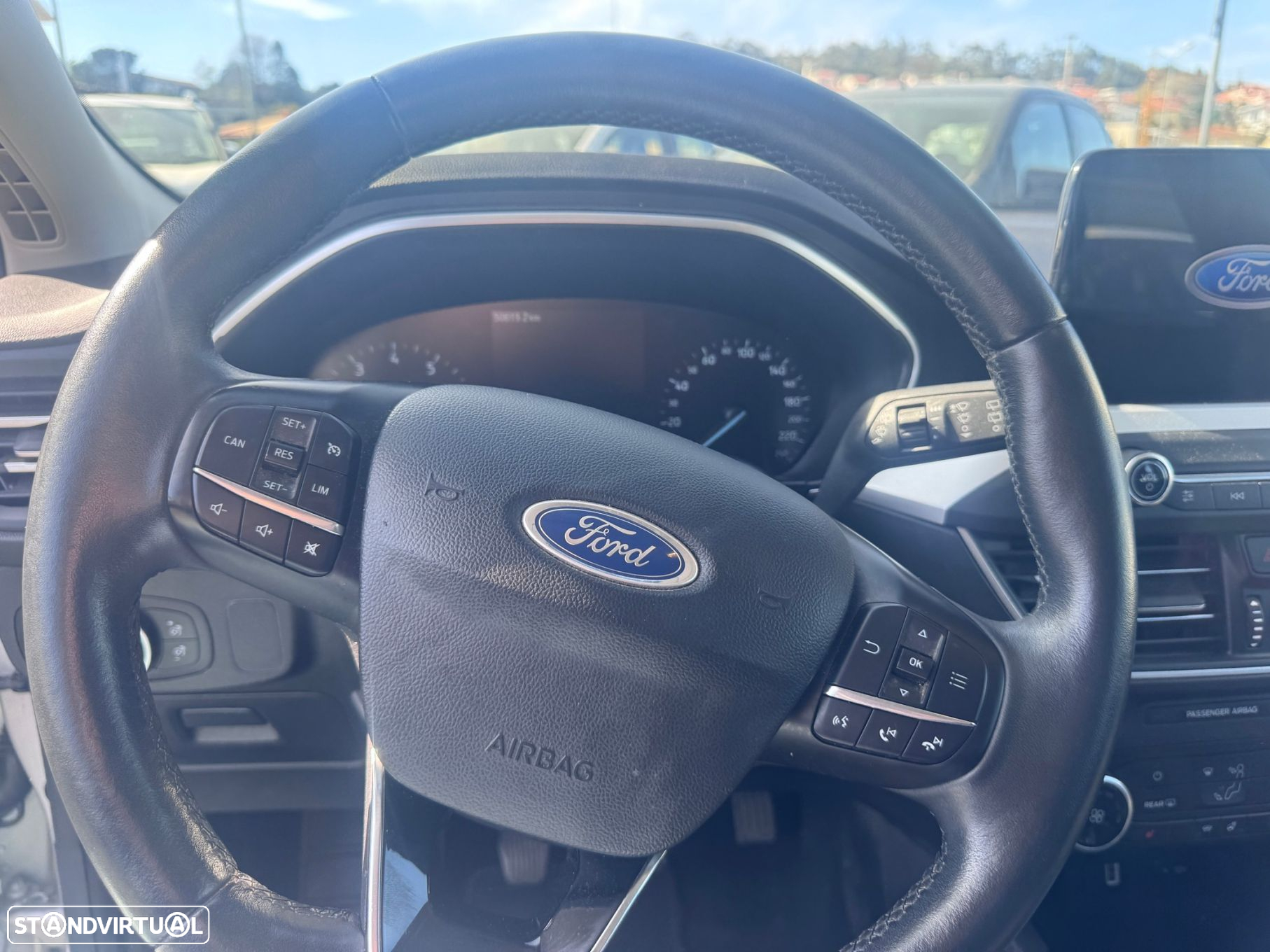 Ford Focus 1.0 EcoBoost S&S COOL&CONNECT - 12