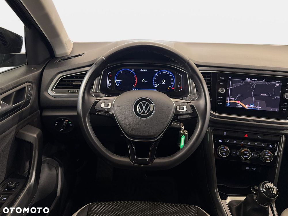 Volkswagen T-Roc - 17