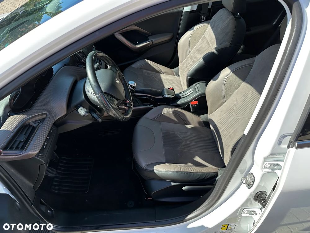 Peugeot 2008 - 21