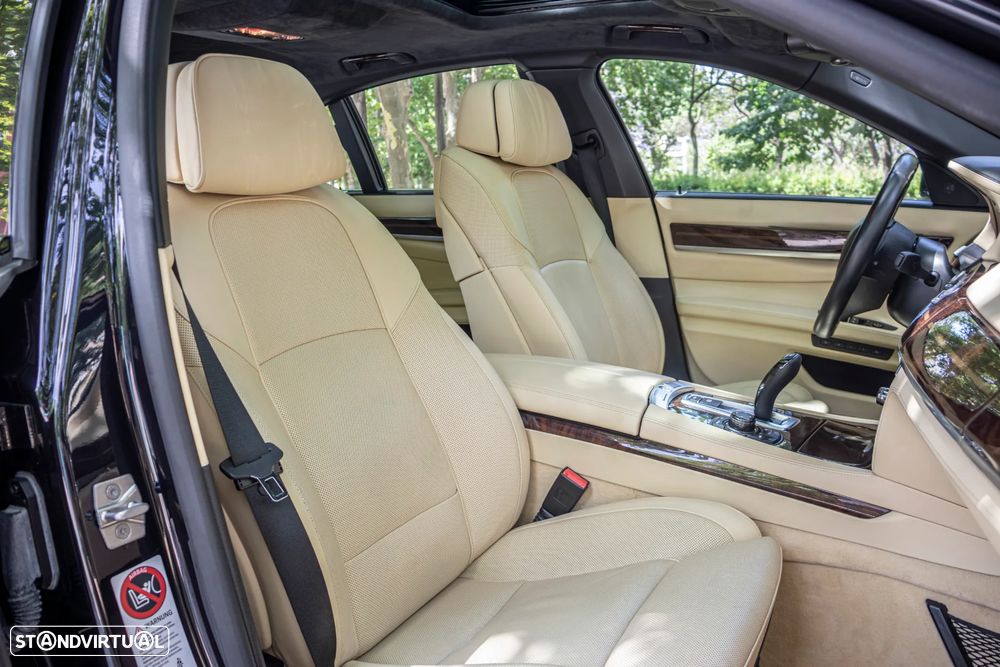 BMW 760 i - 21