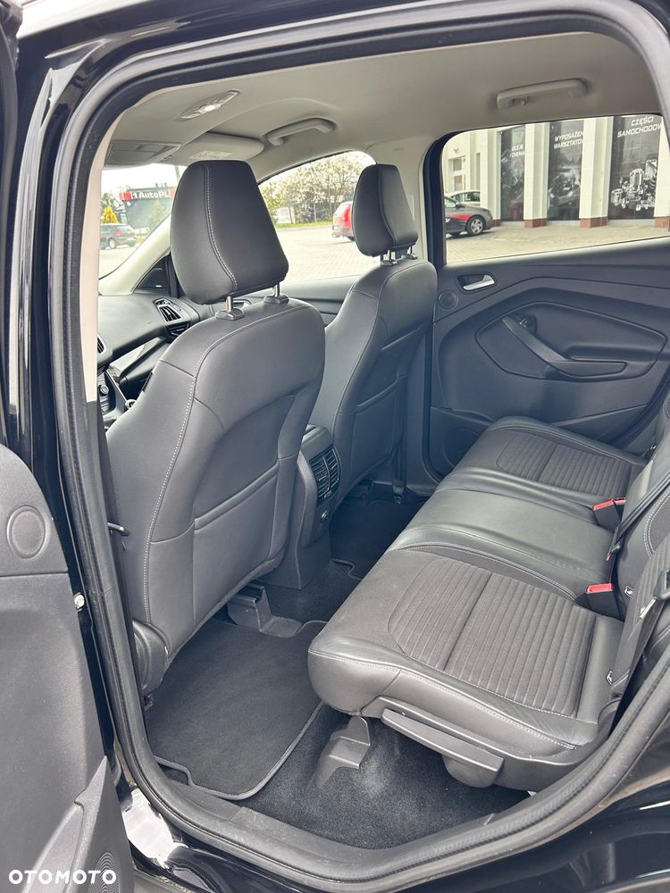 Ford Kuga 1.5 EcoBoost 2x4 ST-Line - 34