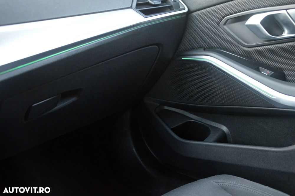 BMW Seria 3 318d Touring Aut. Advantage - 36