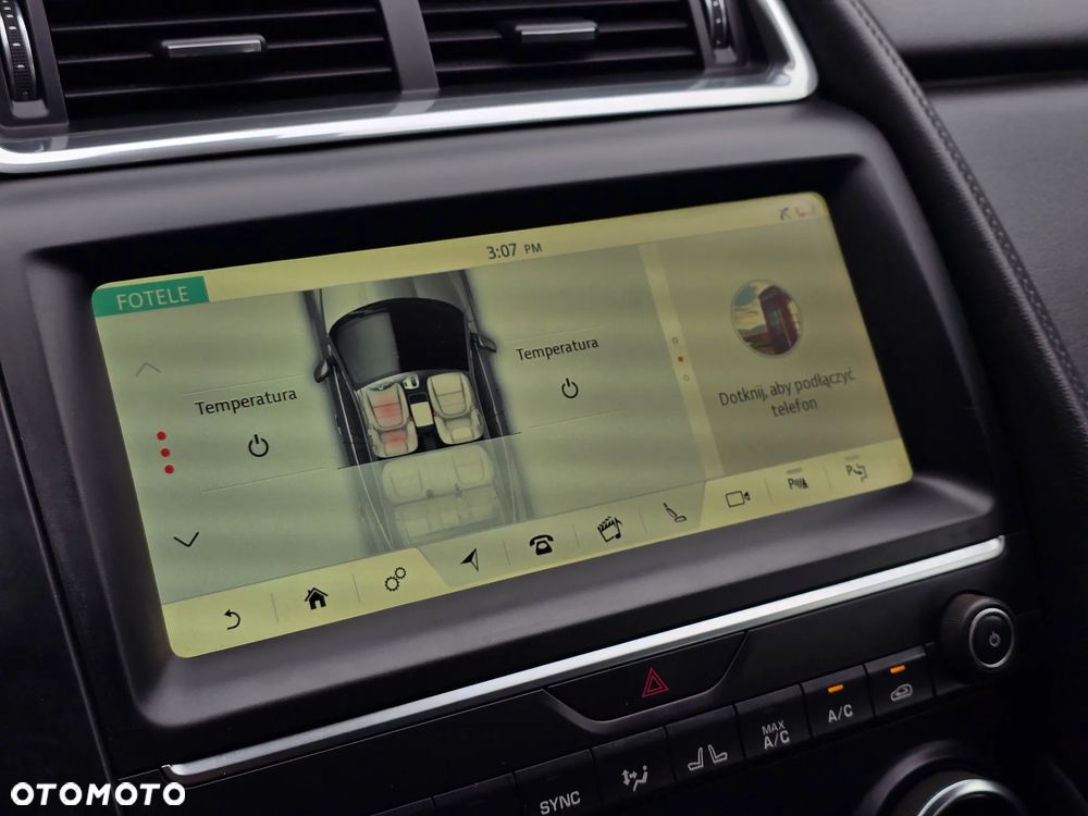 Jaguar E-Pace P250 AWD R-Dynamic - 31