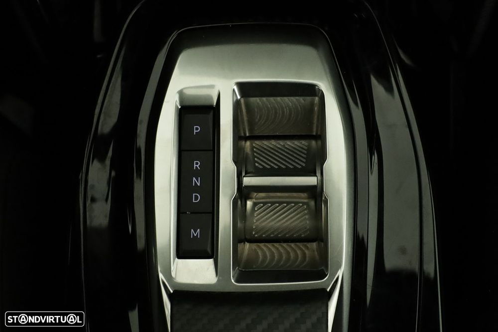 Peugeot 2008 1.2 PureTech Allure EAT8 - 14