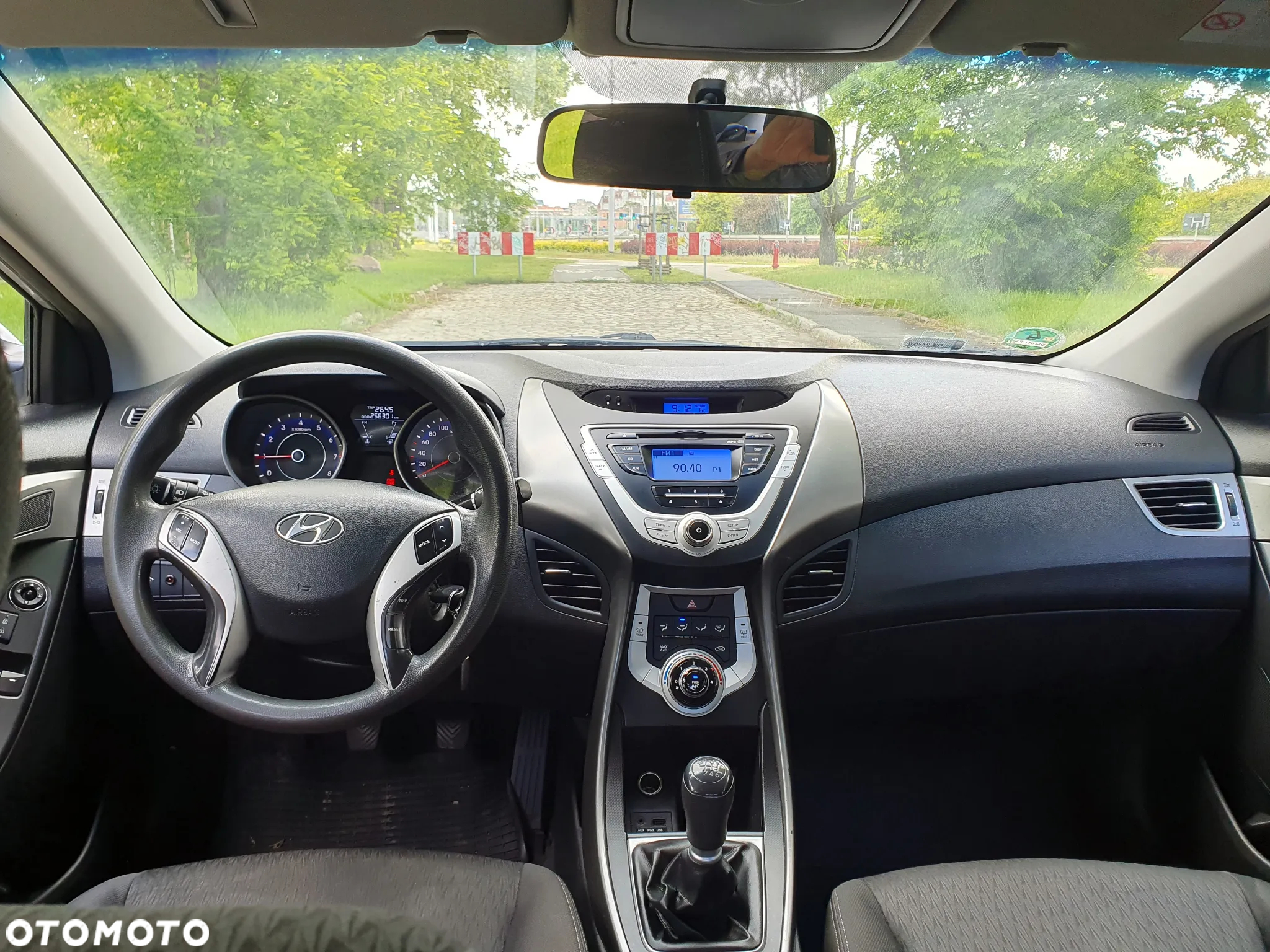 Hyundai Elantra 1.6 Classic + - 16