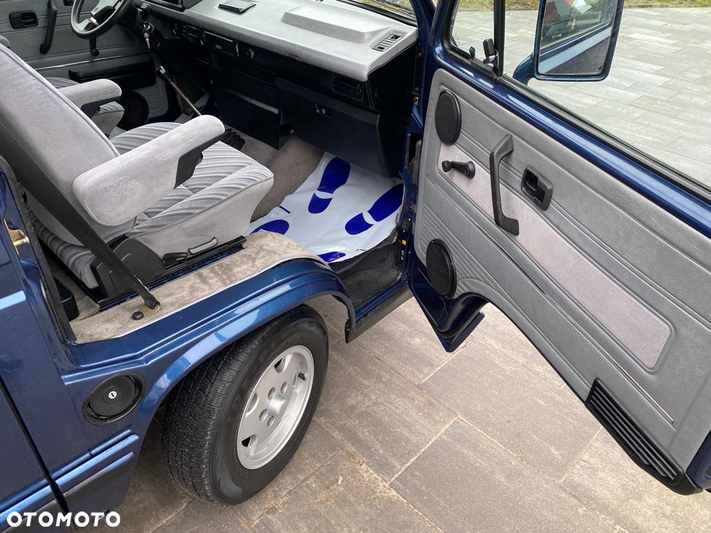 Volkswagen Multivan - 10