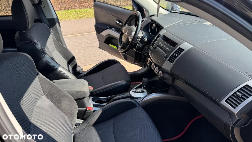 Mitsubishi Outlander 2.0 Intense 2WD CVT - 24