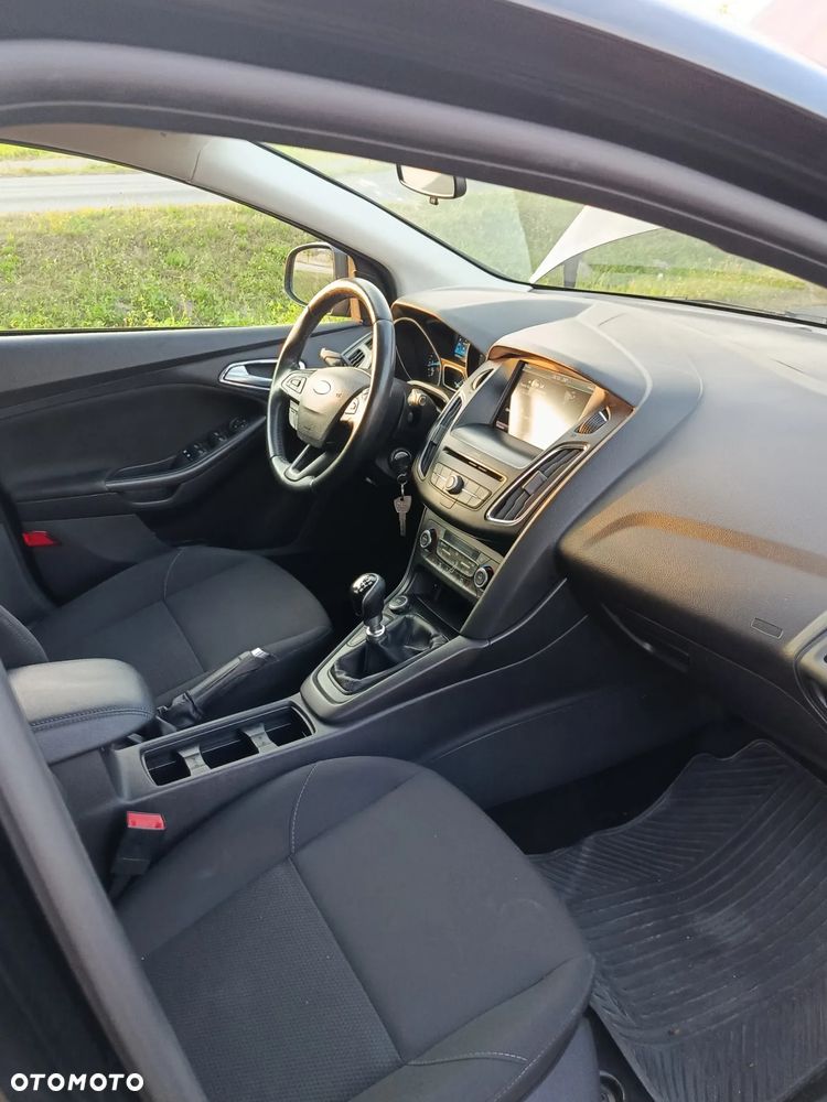 Ford Focus Turnier 1.0 EcoBoost Start-Stopp-System TITANIUM - 15