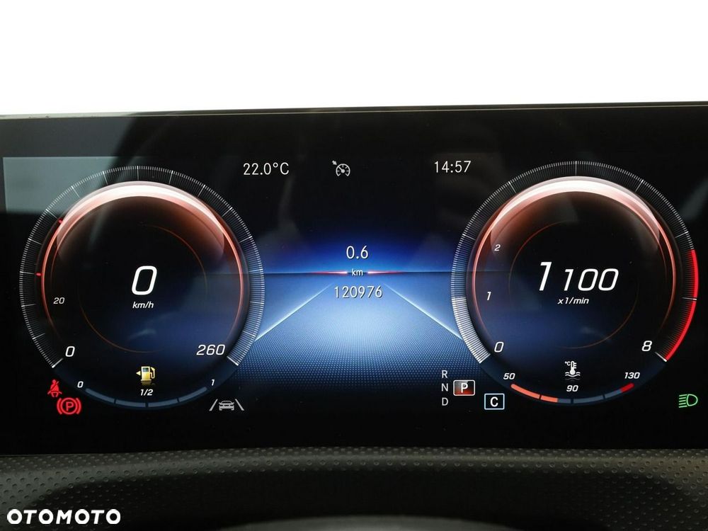 Mercedes-Benz CLA 180 7G-DCT AMG Line - 23