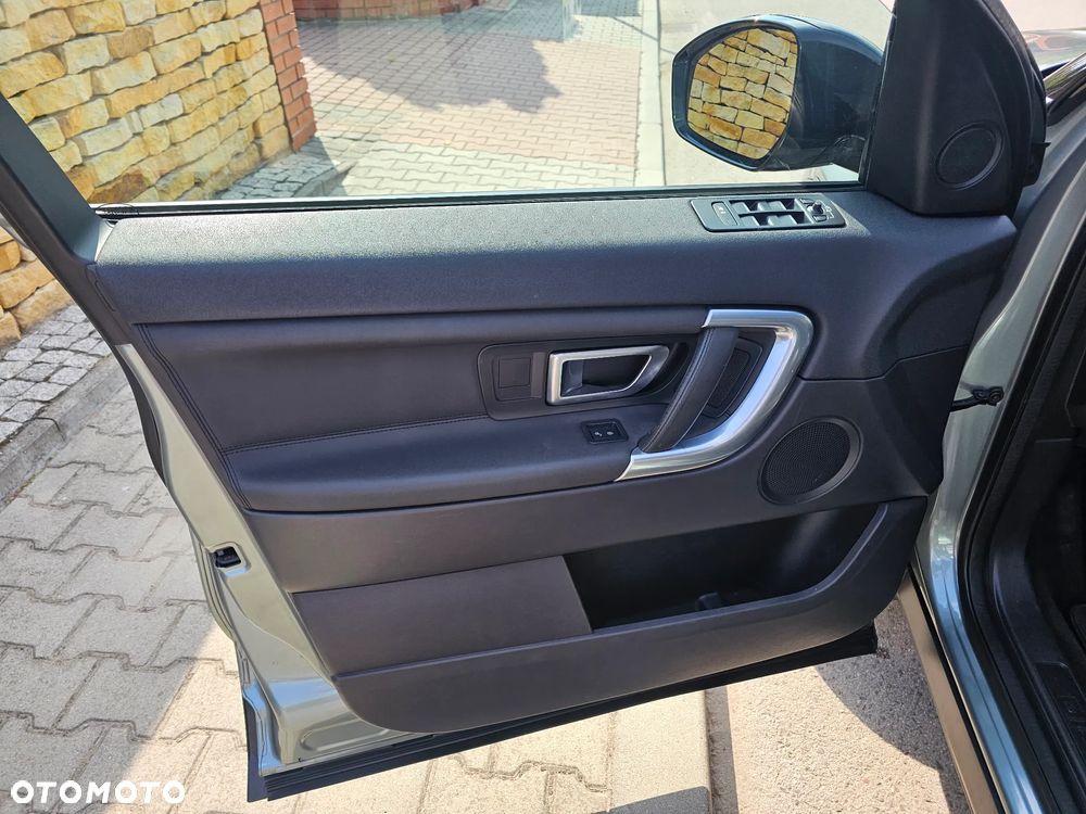 Land Rover Discovery Sport 2.0 D150 HSE - 32