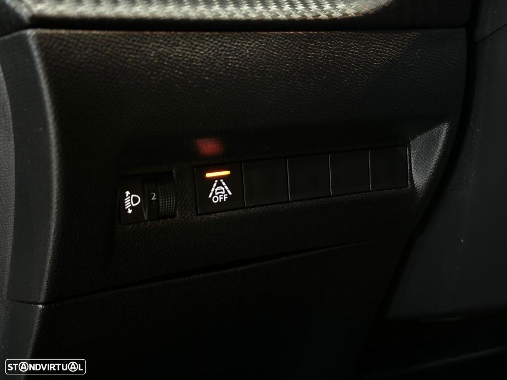 Peugeot 2008 1.2 PureTech Allure Pack EAT8 - 18